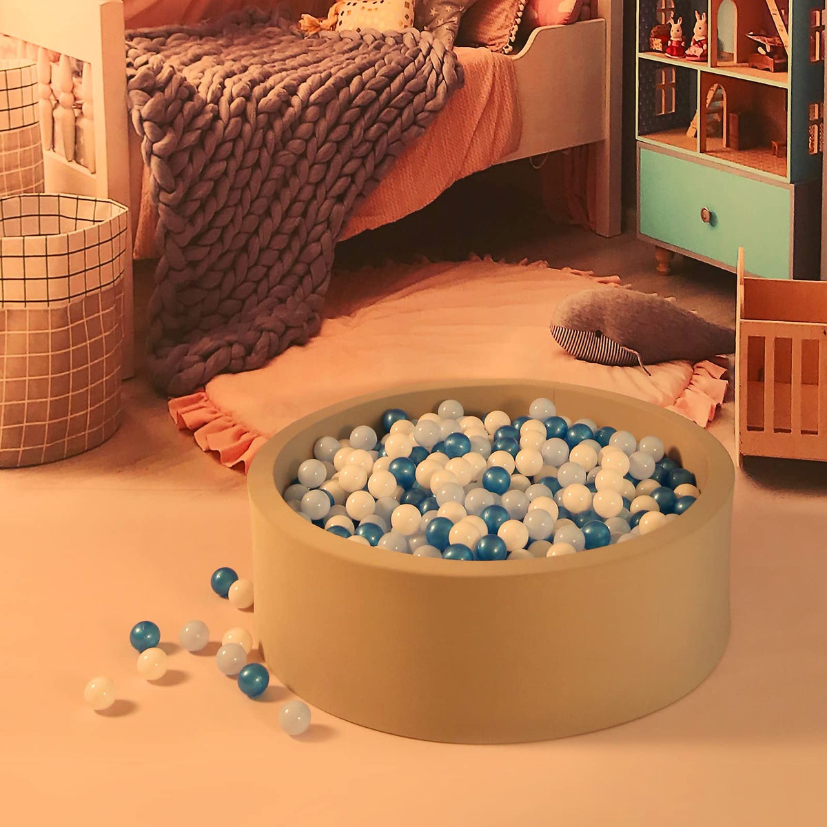 Crush Proof Non-Toxic Plastic Balls 170pcs 2.2inchs T42930